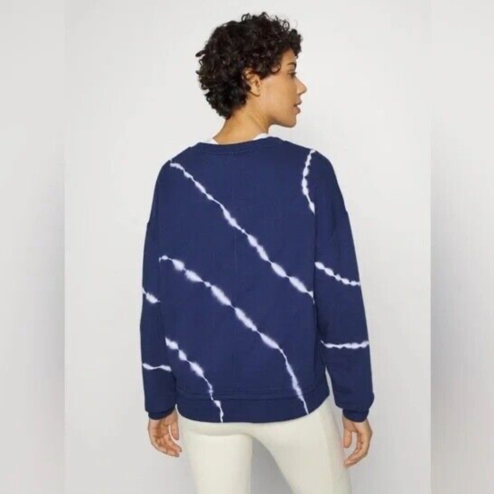 Athleta Women’s Sundown Sweatshirt 2.0 in Eclipse Blue White Tie Dye Large
